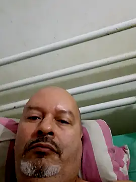 Snapshot of Juan_45 chatting on 06-24-26, 01:10 Juan 45 online show from 06-24-26, 01:10