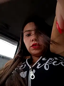 Snapshot of LIZ-06_ chatting on 03-04-25, 10:38 LIZ-06 online show from 03-04-25, 10:38