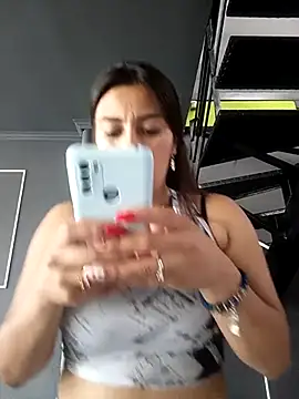 Snapshot of LIZ-06_ chatting on 03-05-25, 12:33 LIZ-06 online show from 03-05-25, 12:33