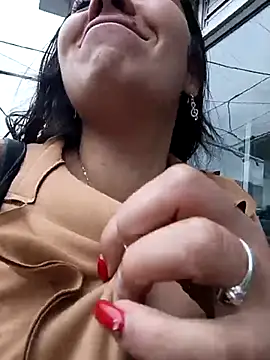 Snapshot of LIZ-06_ chatting on 03-11-25, 03:23 LIZ-06 online show from 03-11-25, 03:23