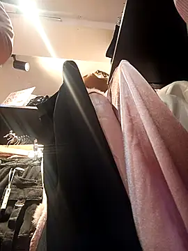 Snapshot of LIZ-06_ chatting on 03-18-25, 11:31 LIZ-06 online show from 03-18-25, 11:31