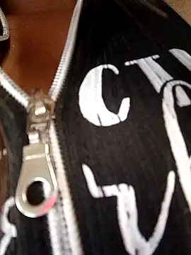 Snapshot of LIZ-06_ chatting on 03-19-25, 10:42 LIZ-06 online show from 03-19-25, 10:42