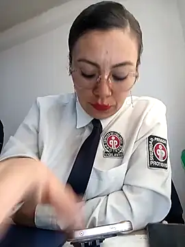 Snapshot of LIZ-06_ chatting on 10-20-25, 02:06 LIZ-06 online show from 10-20-25, 02:06