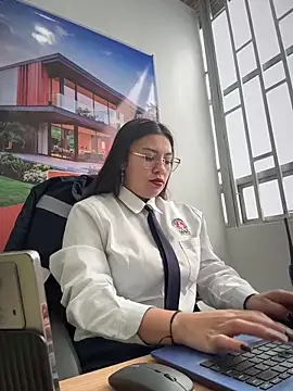 Snapshot of LIZ-06_ chatting on 10-29-25, 12:40 LIZ-06 online show from 10-29-25, 12:40