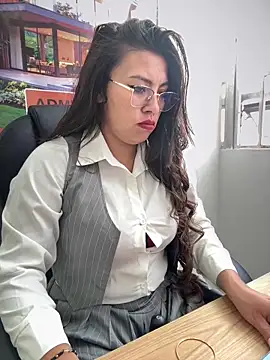 Snapshot of LIZ-06_ chatting on 11-27-25, 12:51 LIZ-06 online show from 11-27-25, 12:51