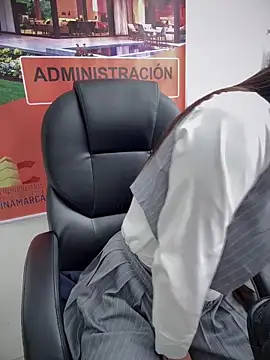 Snapshot of LIZ-06_ chatting on 11-29-25, 04:32 LIZ-06 online show from 11-29-25, 04:32