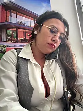 Snapshot of LIZ-06_ chatting on 12-15-25, 02:10 LIZ-06 online show from 12-15-25, 02:10