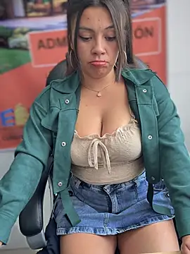 Snapshot of LIZ-06_ chatting on 01-16-26, 01:48 LIZ-06 online show from 01-16-26, 01:48