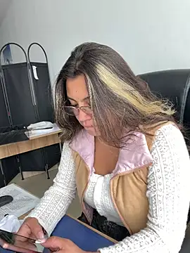 Snapshot of LIZ-06_ chatting on 06-16-26, 01:36 LIZ-06 online show from 06-16-26, 01:36