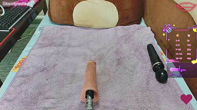 Snapshot of Skwirtyashka chatting on 03-06-26, 08:49 Skwirtyashka online show from 03-06-26, 08:49