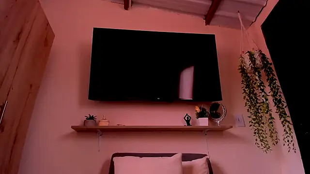 sofiaVelez01 online show from 04-29-26, 04:11