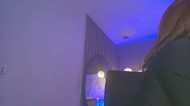 Snapshot of Franchesca_De_Luca chatting on 03-25-26, 01:55 Franchesca De Luca online show from 03-25-26, 01:55