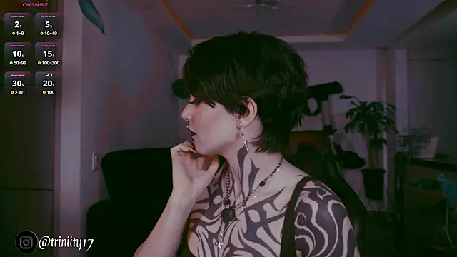 Snapshot of Trinity___s chatting on 12-19-25, 10:28 Trinity s online show from 12-19-25, 10:28