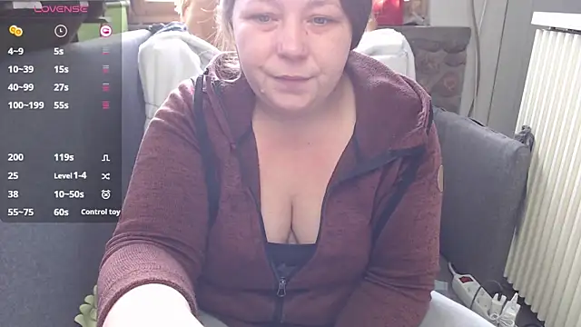 Snapshot of KasiaPrivat chatting on 01-12-25, 10:12 KasiaPrivat online show from 01-12-25, 10:12