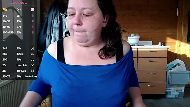 Snapshot of KasiaPrivat chatting on 02-21-25, 08:07 KasiaPrivat online show from 02-21-25, 08:07