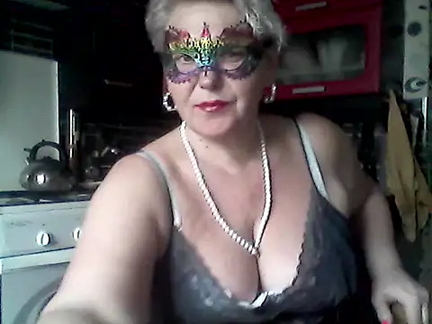 Lisa Suzie online show from 04-30-26, 04:52