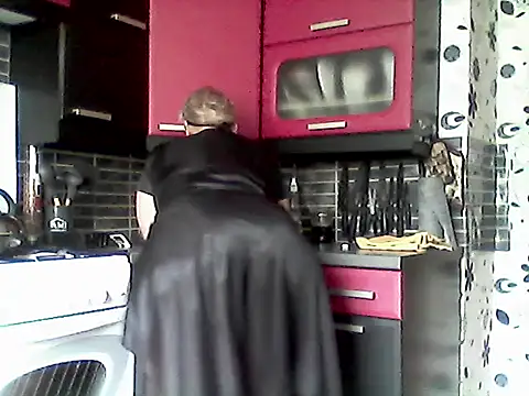 Snapshot of Lisa_Suzie chatting on 05-15-26, 09:05 Lisa Suzie online show from 05-15-26, 09:05