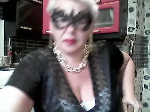 Snapshot of Lisa_Suzie chatting on 05-29-26, 05:38 Lisa Suzie online show from 05-29-26, 05:38