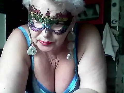 Snapshot of Lisa_Suzie chatting on 06-03-26, 02:33 Lisa Suzie online show from 06-03-26, 02:33