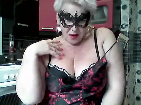 Snapshot of Lisa_Suzie chatting on 06-04-26, 11:27 Lisa Suzie online show from 06-04-26, 11:27