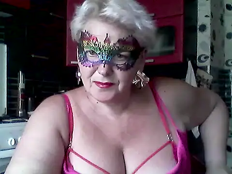 Snapshot of Lisa_Suzie chatting on 06-11-26, 10:24 Lisa Suzie online show from 06-11-26, 10:24