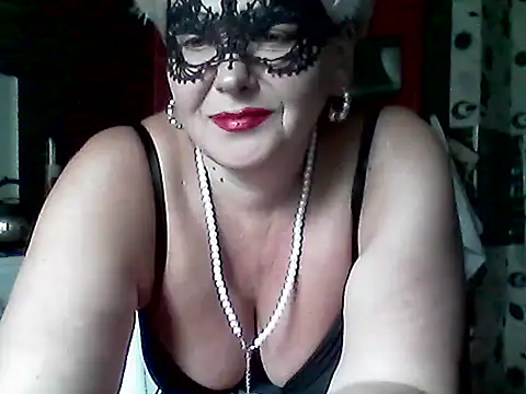 Snapshot of Lisa_Suzie chatting on 06-15-26, 08:27 Lisa Suzie online show from 06-15-26, 08:27