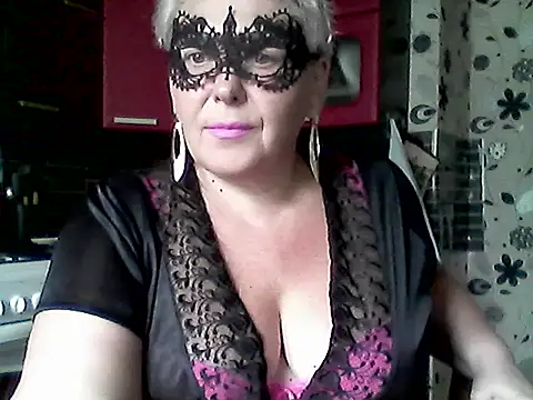 Snapshot of Lisa_Suzie chatting on 06-16-26, 08:17 Lisa Suzie online show from 06-16-26, 08:17