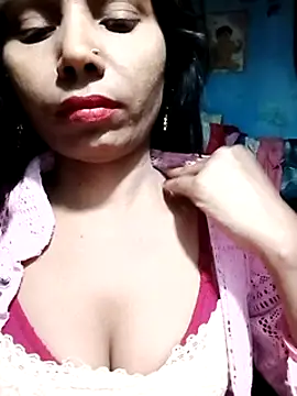 Snapshot of Kajal__Mehra chatting on 03-06-25, 03:24 Kajal Mehra online show from 03-06-25, 03:24