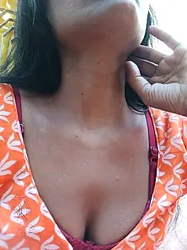 Snapshot of Kajal__Mehra chatting on 03-08-25, 10:11 Kajal Mehra online show from 03-08-25, 10:11