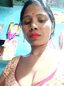 Snapshot of Kajal__Mehra chatting on 03-11-25, 04:43 Kajal Mehra online show from 03-11-25, 04:43