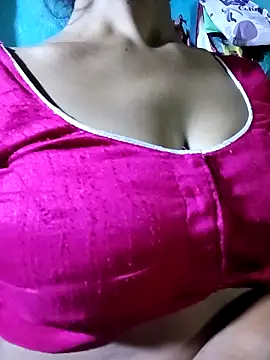 Snapshot of Kajal__Mehra chatting on 09-23-25, 04:10 Kajal Mehra online show from 09-23-25, 04:10
