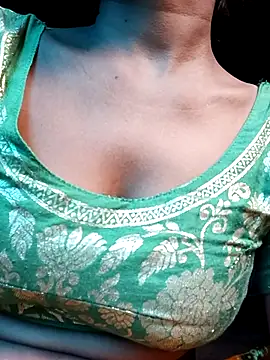 Snapshot of Kajal__Mehra chatting on 09-30-25, 04:17 Kajal Mehra online show from 09-30-25, 04:17