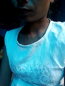 Snapshot of Kajal__Mehra chatting on 10-18-25, 02:14 Kajal Mehra online show from 10-18-25, 02:14