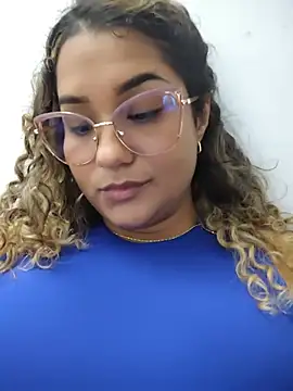 Snapshot of BrendaGirs chatting on 06-17-26, 01:41 BrendaGirs online show from 06-17-26, 01:41
