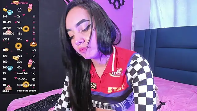 Snapshot of dakota-bright01 chatting on 01-07-25, 06:14 dakota-bright01 online show from 01-07-25, 06:14