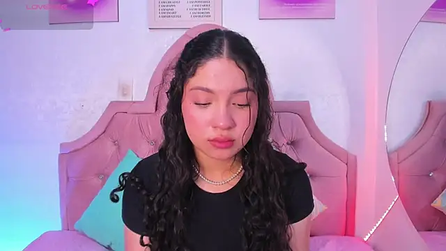 amandalee01 online show from 09-13-25, 07:13