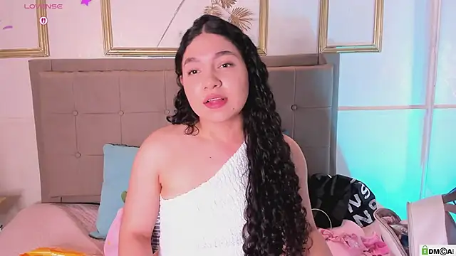 amandalee01 online show from 06-05-26, 09:53