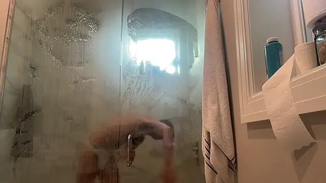 Snapshot of 69woodinson chatting on 12-18-25, 01:17 69woodinson online show from 12-18-25, 01:17