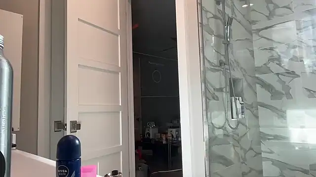 Snapshot of 69woodinson chatting on 03-25-26, 01:39 69woodinson online show from 03-25-26, 01:39