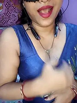 Sexy Mona Bhabhi online show from 09-18-25, 05:37