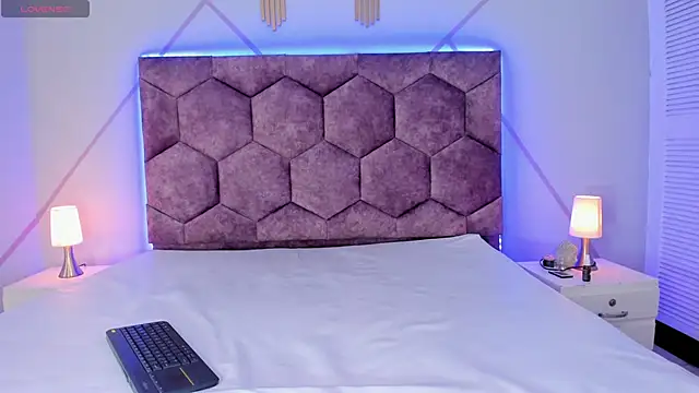 aggy castel online show from 01-23-25, 02:02