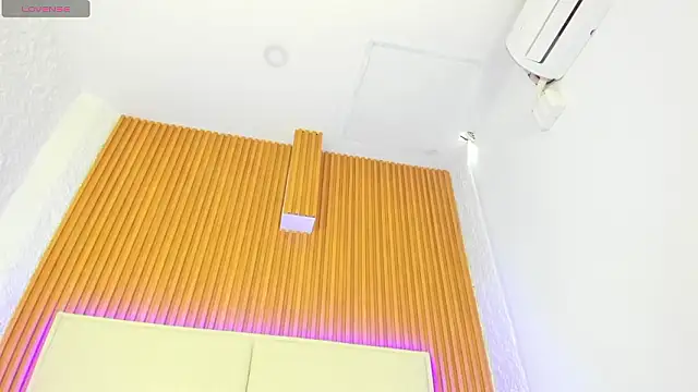 Snapshot of aggy_castel chatting on 01-16-26, 03:05 aggy castel online show from 01-16-26, 03:05