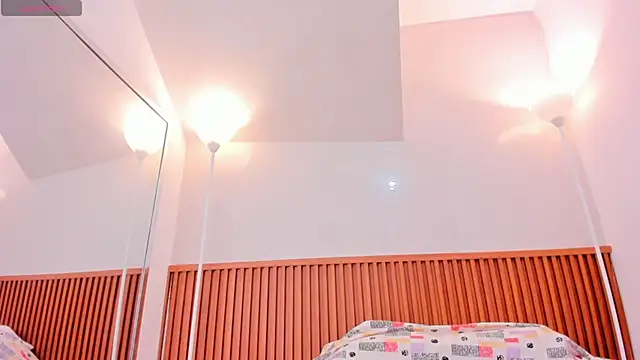 Snapshot of aggy_castel chatting on 02-21-26, 04:08 aggy castel online show from 02-21-26, 04:08