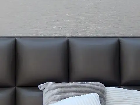 Snapshot of FoxyJoy chatting on 04-01-26, 11:00 FoxyJoy online show from 04-01-26, 11:00