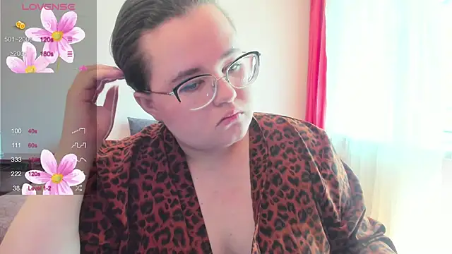 Snapshot of Jessica_Joy chatting on 05-12-26, 06:43 Jessica Joy online show from 05-12-26, 06:43