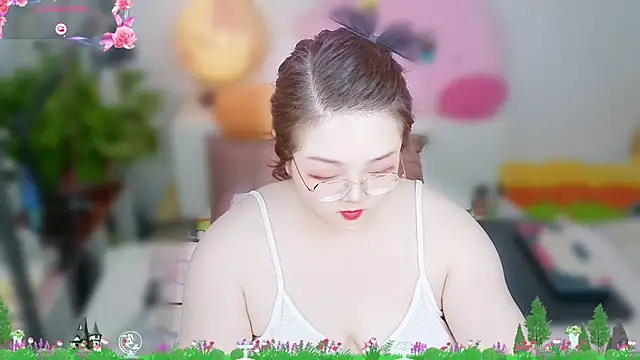 Weiwei5200 online show from 11-10-25, 02:32