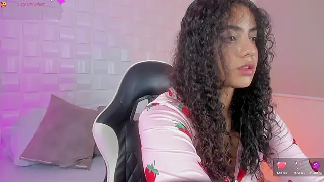 yaya23x online show from 10-28-25, 02:53