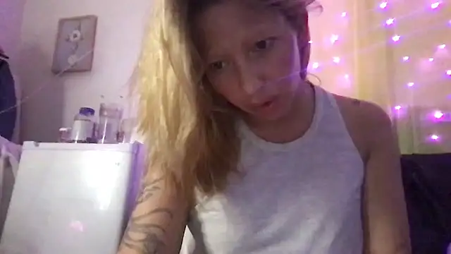 Snapshot of megansweetfromthevalley chatting on 07-18-26, 02:05 megansweetfromthevalley online show from 07-18-26, 02:05