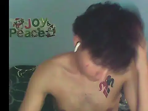 Snapshot of Charley_quin chatting on 12-21-24, 01:58 Charley quin online show from 12-21-24, 01:58