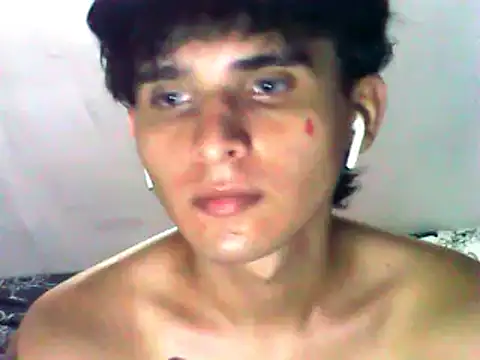 Snapshot of Charley_quin chatting on 02-10-25, 03:03 Charley quin online show from 02-10-25, 03:03